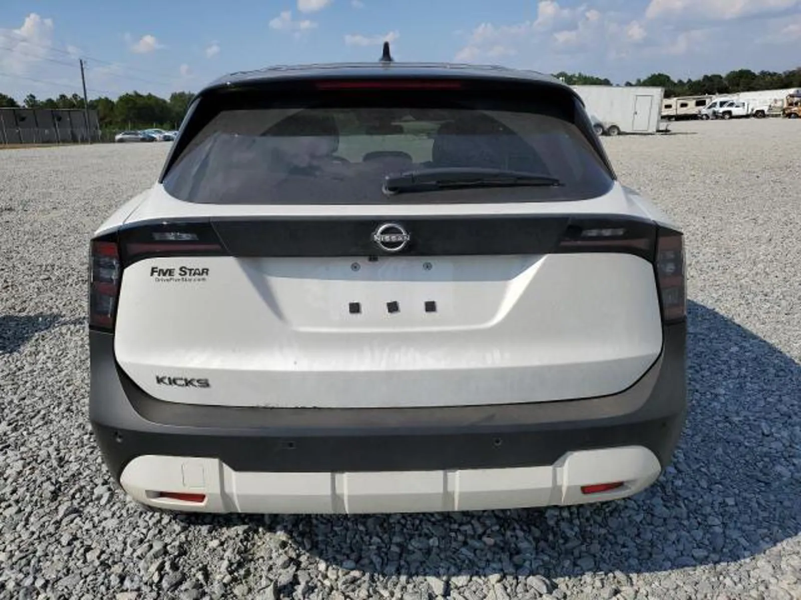 NISSAN KICKS SV 2.0L FWD