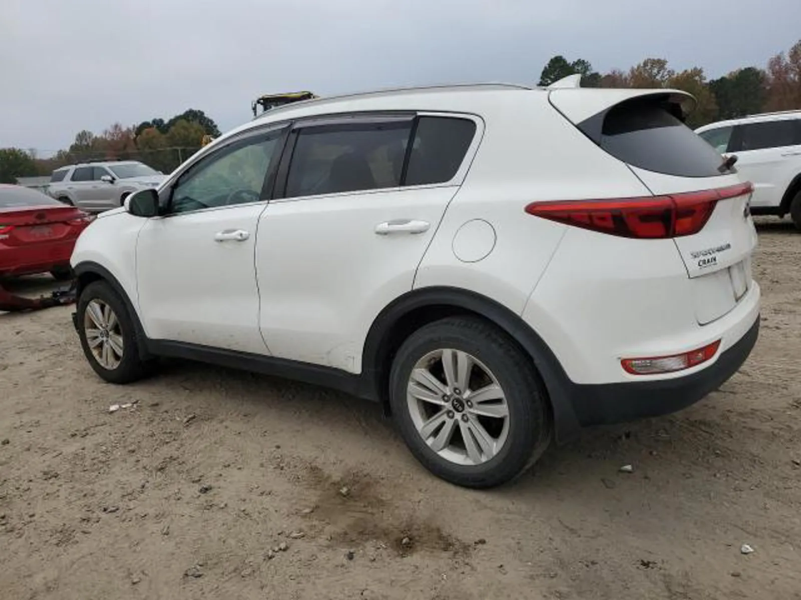 KIA SPORTAGE LX 2.4L FWD